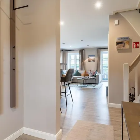 Summer Diek Reetdachhaus Summerdiek 9 Casa de Férias *